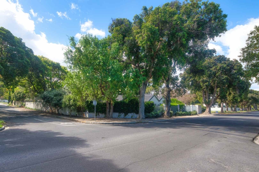 6 Bedroom Property for Sale in Northcliff Western Cape